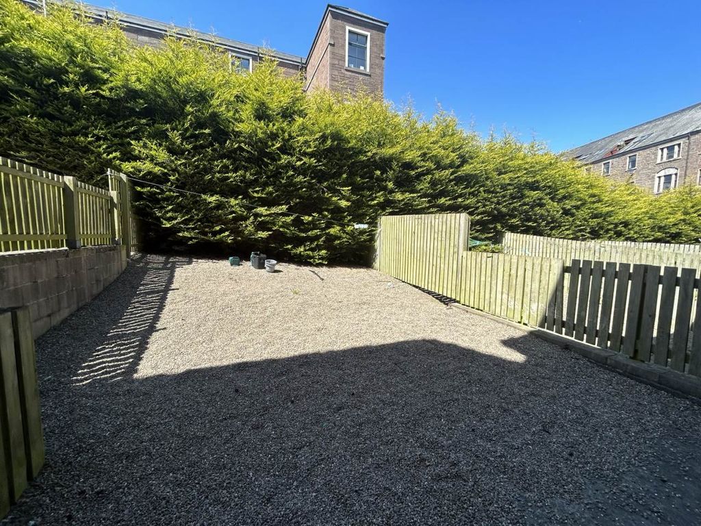 Additional image 3 of 5 bed town house to rentBrook Gardens, Dundee DD1