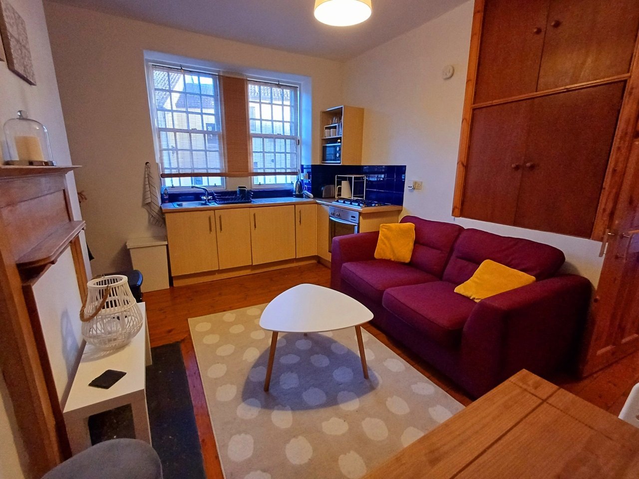 1 Bed Flat, Well Court, EH4, N1 7GU