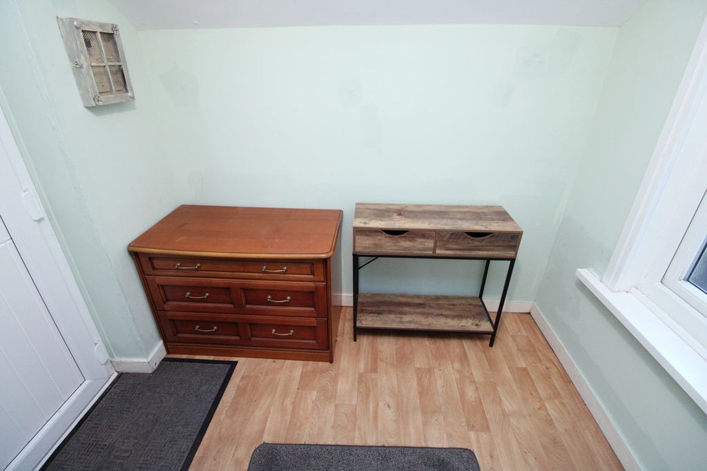 Additional image 4 of 1 bed flat to rentGlan Y Don Ltd, 39 East Parade, Rhyl, Denbighshire LL18