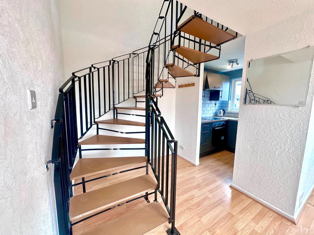 Additional image 6 of 1 bed terraced house to rentMurlande Way, Rhoose, Barry CF62