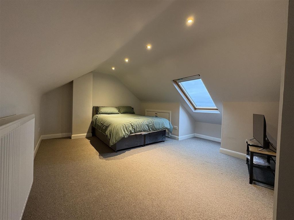 Additional image 9 of 4 bed semi-detached house to rentHafod Park, Mold CH7