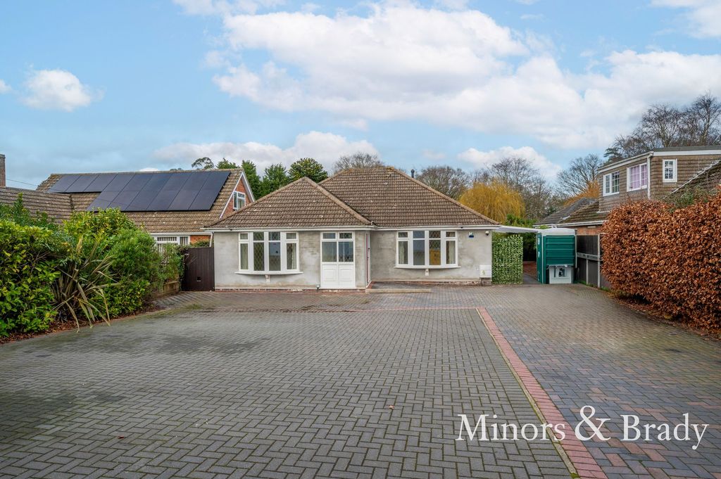 5 bed detached bungalow to rentYarmouth Road, Lowestoft NR32