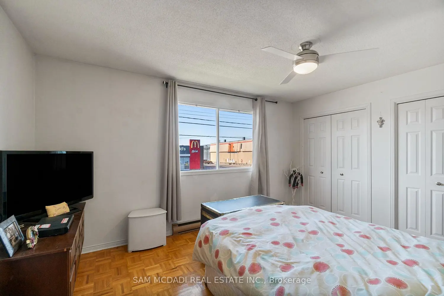 Additional image 11 of 2705 Laurier Street