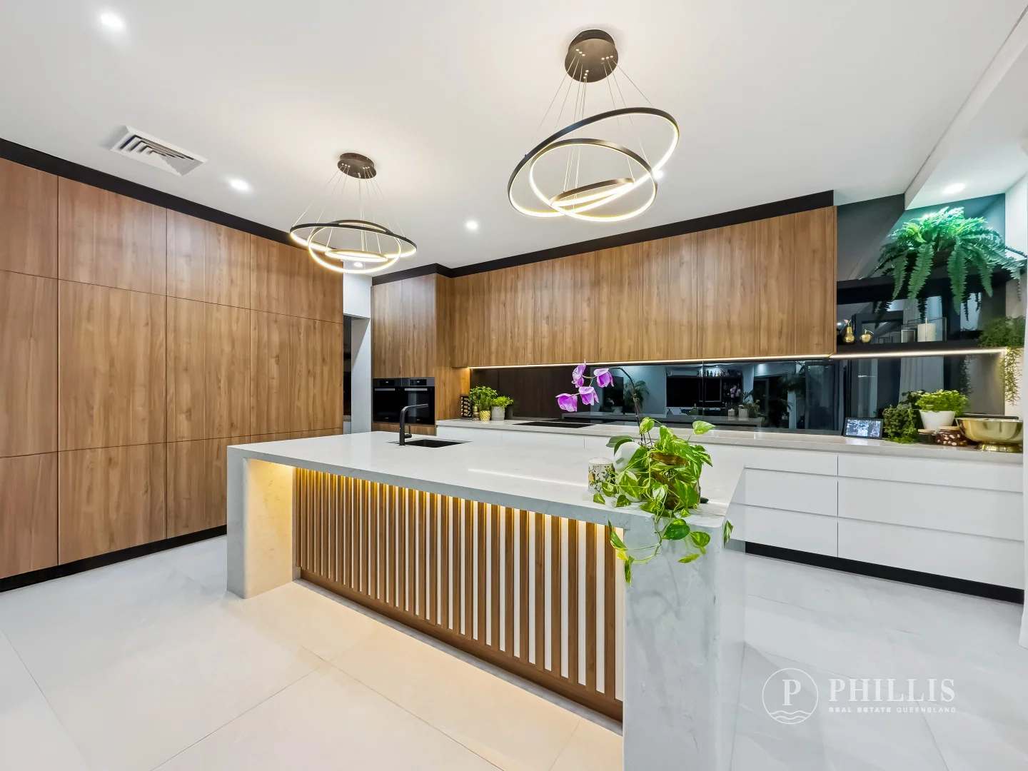 Additional image 6 of 86 Royal Albert Crescent, Sovereign Islands QLD 4216