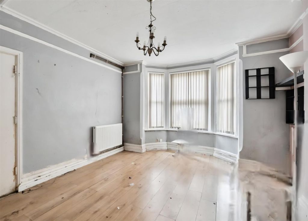 Additional image 2 of 4 bed semi-detached house to rentBurford Road, Evesham WR11