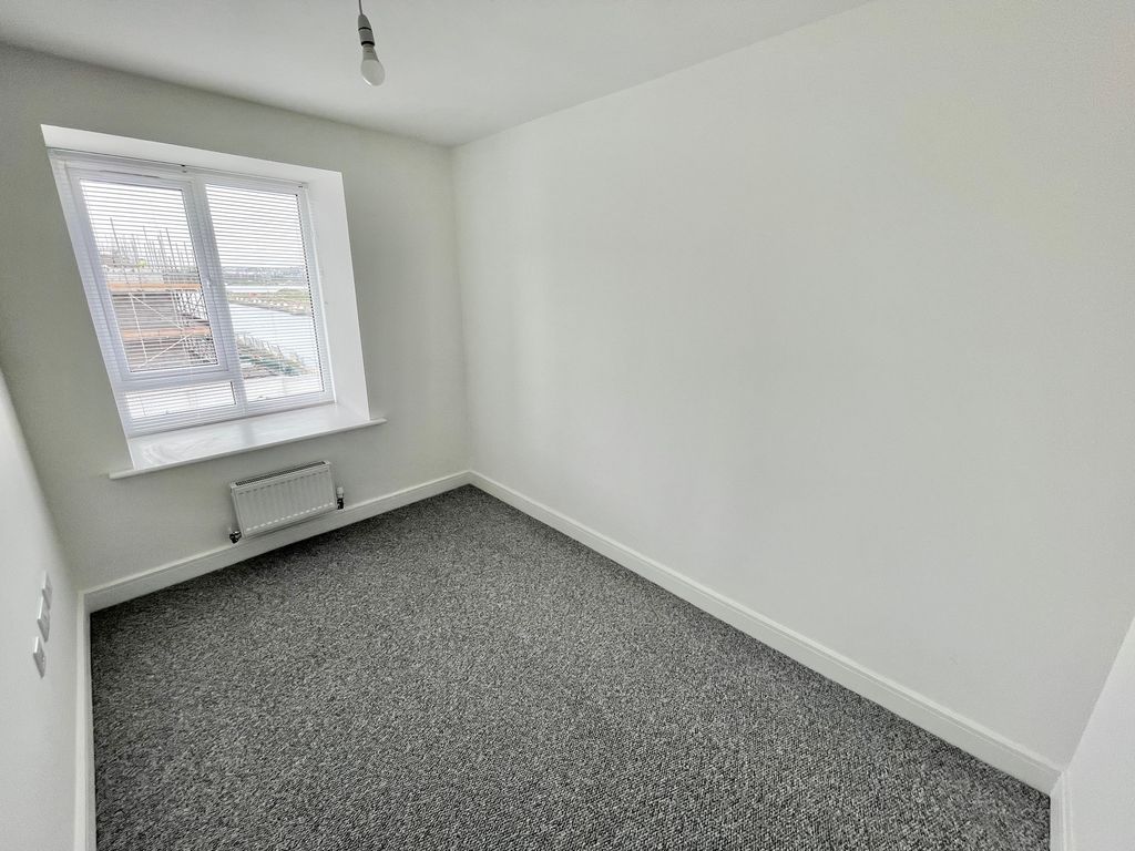 Additional image 14 of 4 bed property to rentFfordd Darwin, Barry CF63
