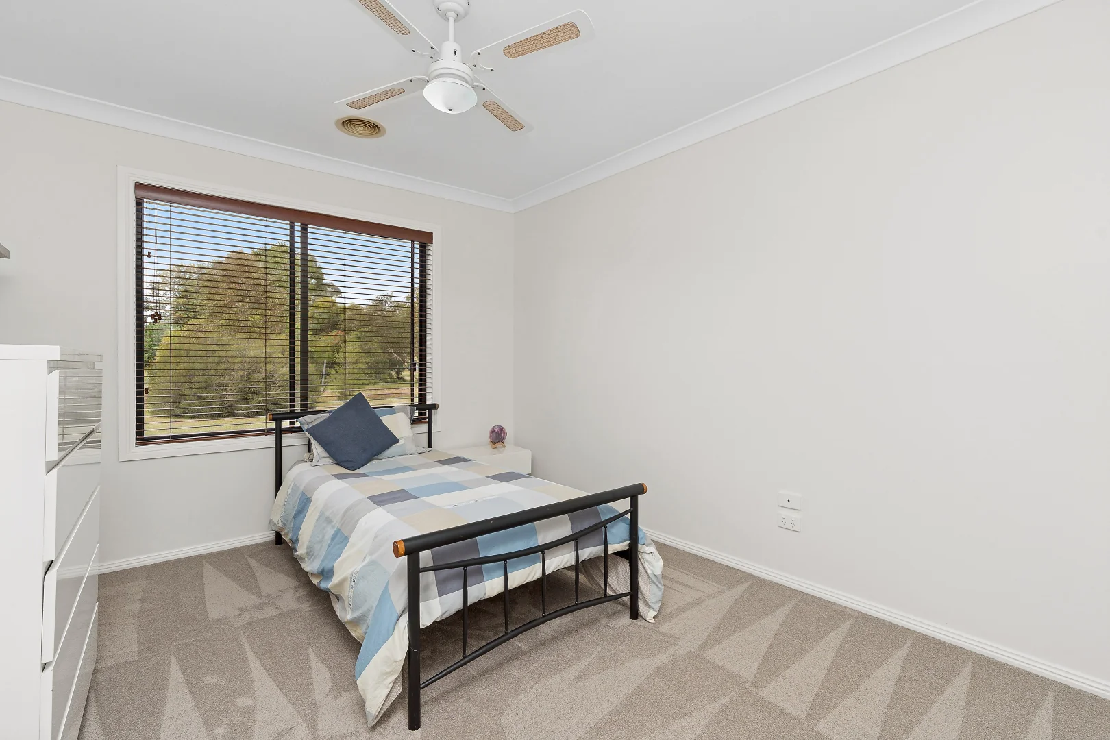 Additional image 19 of 16 Karawatha Drive, Narrandera NSW 2700