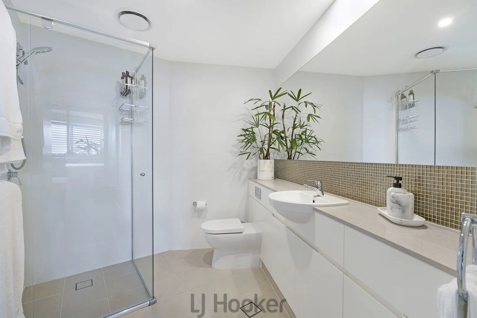 Additional image 10 of 806/23 Ravenshaw Street, Newcastle West NSW 2302