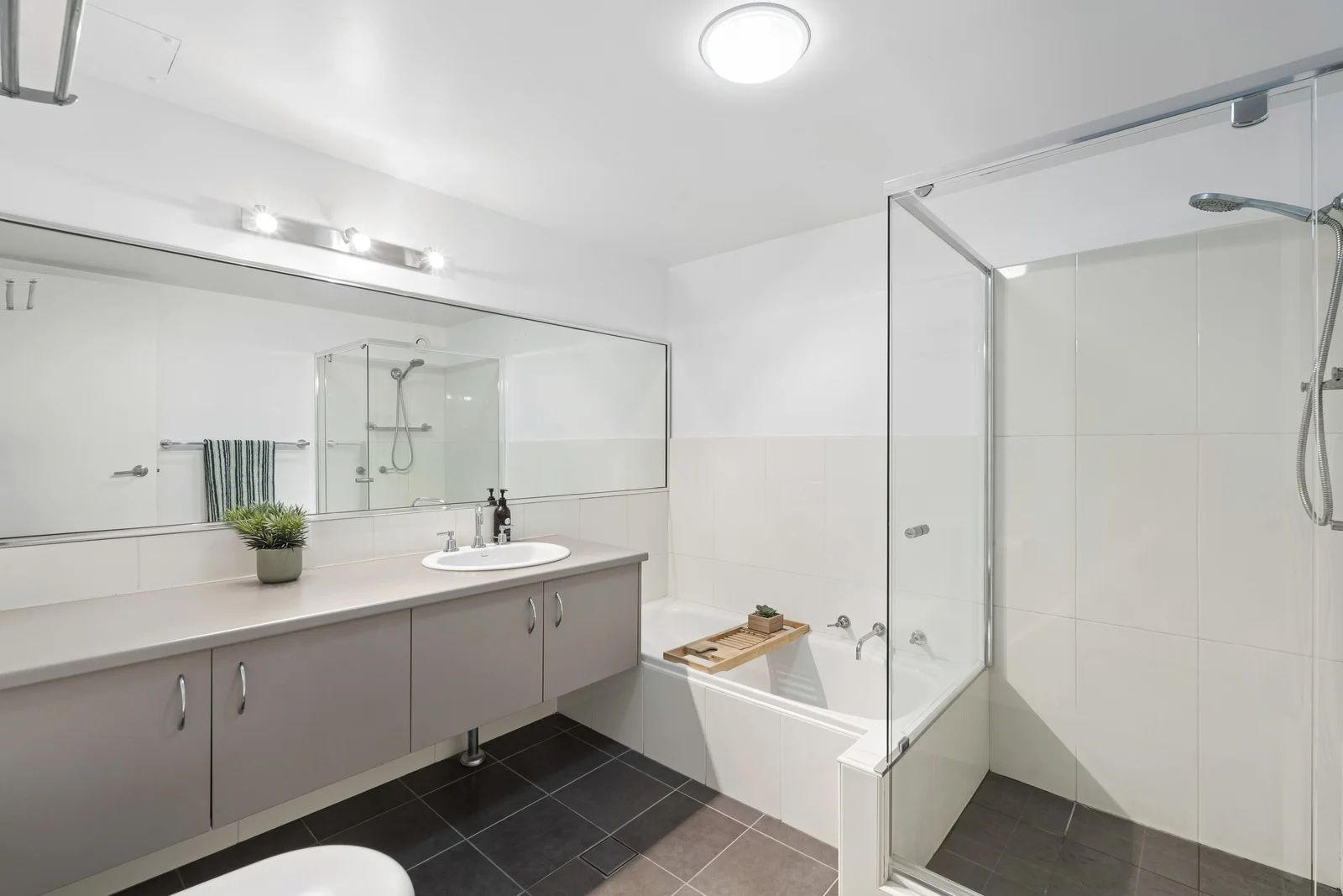 Additional image 19 of 303/121 Ocean Parade, Coffs Harbour NSW 2450