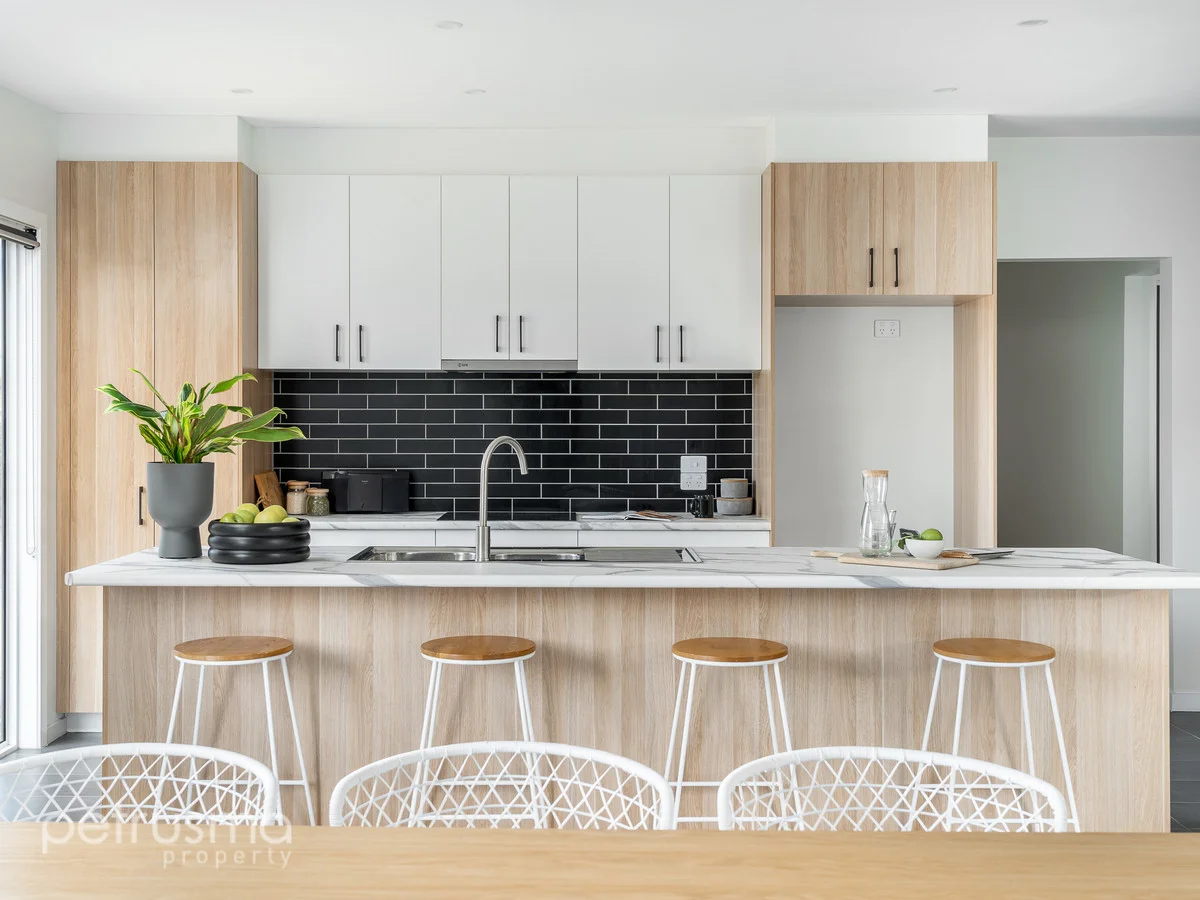 Additional image 4 of 15 Nelumie Street, Lindisfarne TAS 7015