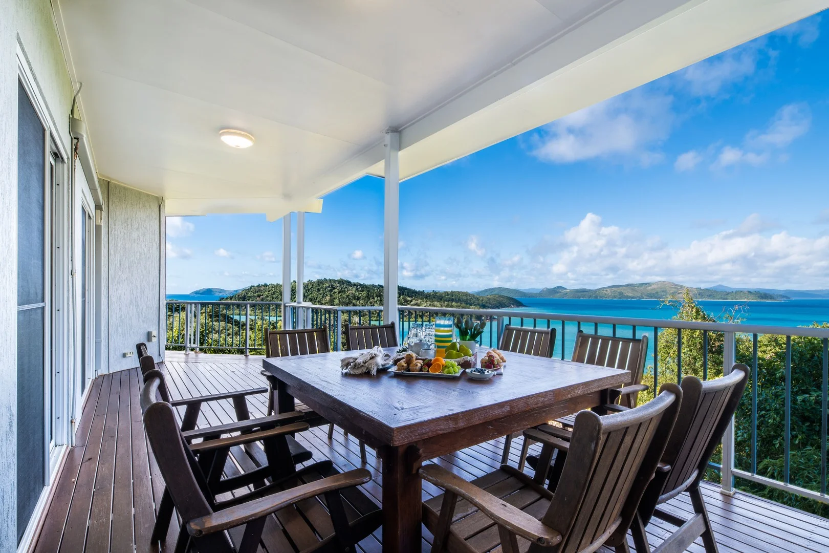 7 Passage Avenue, Shute Harbour QLD 4802