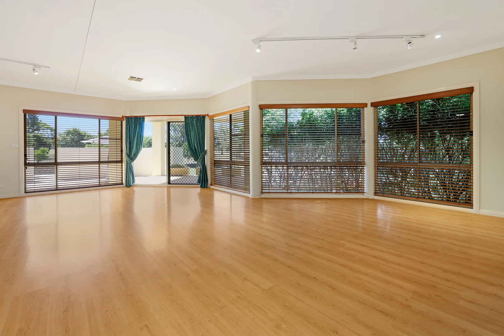 Additional image 7 of 72 The Grange, Tamworth NSW 2340