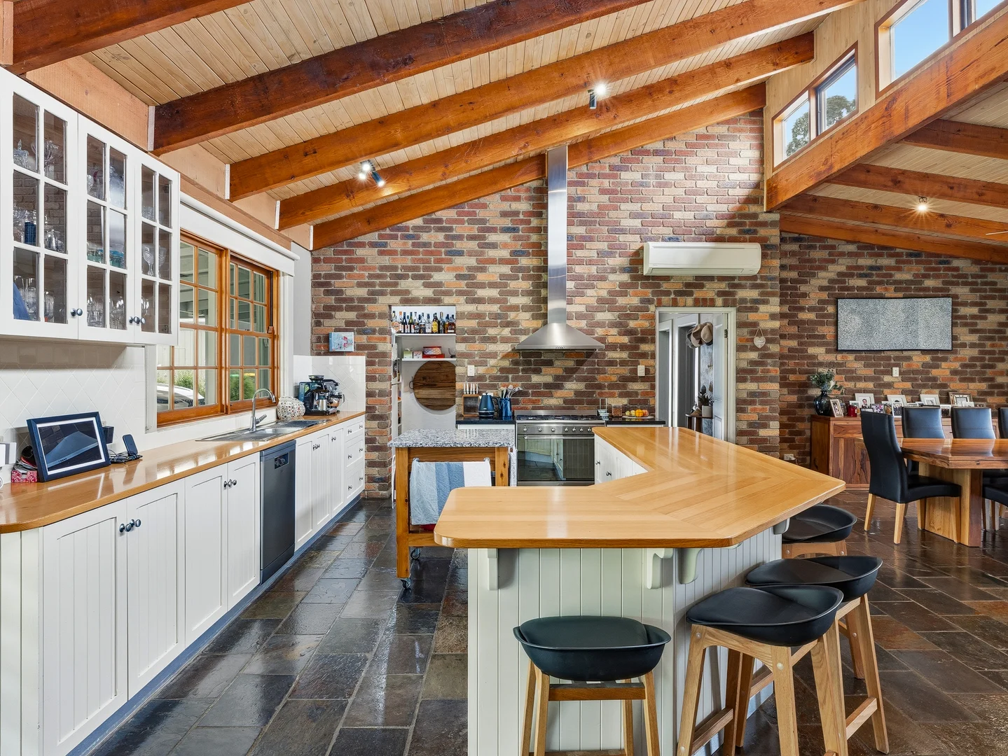 Additional image 2 of 103 Firbank Drive, Waldara VIC 3678