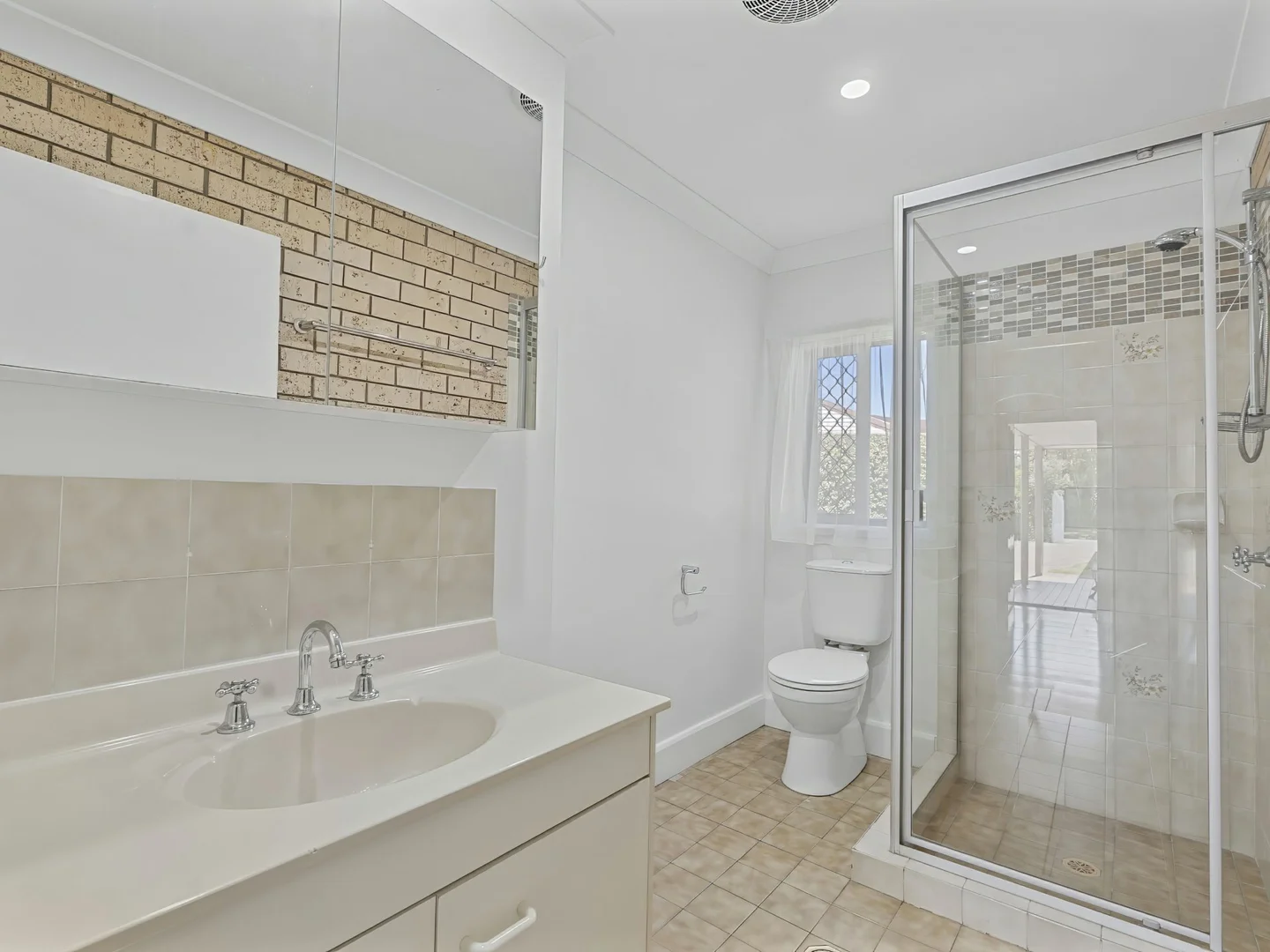 Additional image 18 of 4 Dylan Court, Sandstone Point QLD 4511