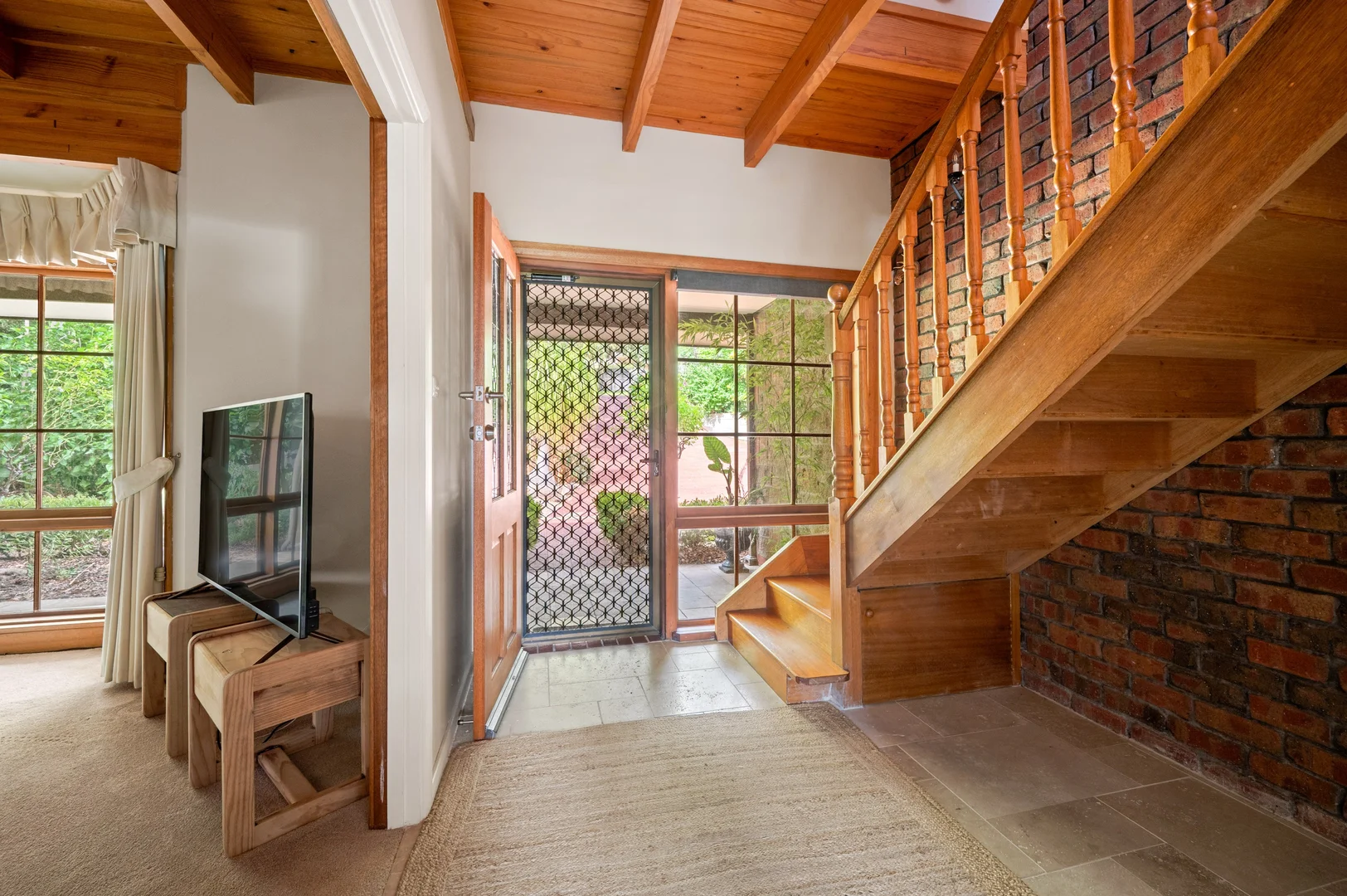 Additional image 4 of 16 Lake Terrace West, Mount Gambier SA 5290