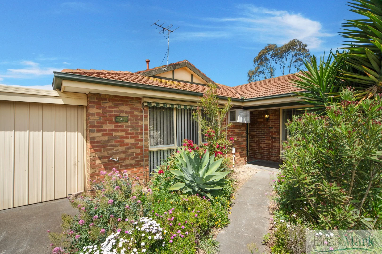 16 The Glades, Hoppers Crossing VIC 3029