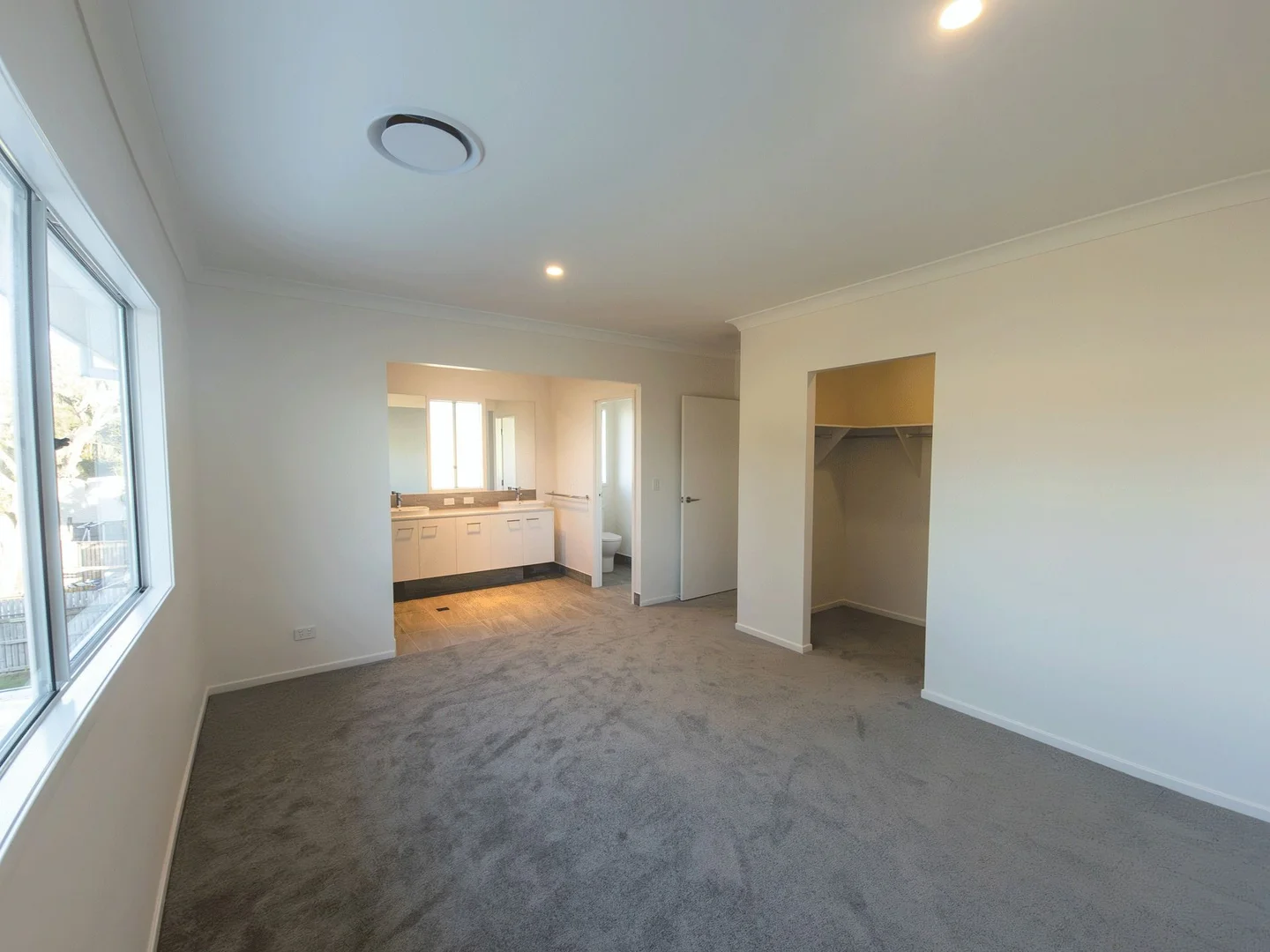 Additional image 11 of 26 Orallo Street, Lota QLD 4179