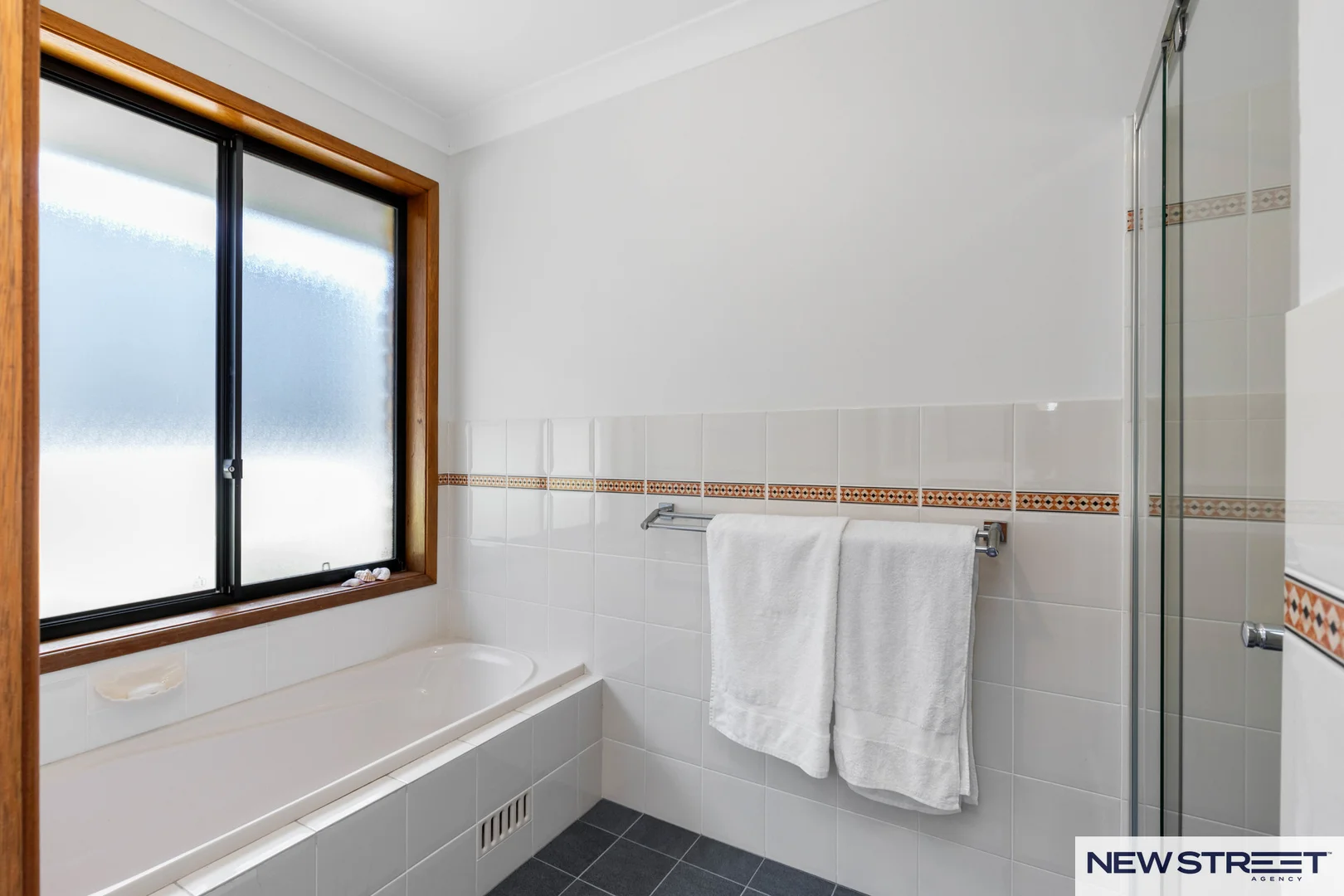 Additional image 16 of 21 Copper Valley Close, Caves Beach NSW 2281