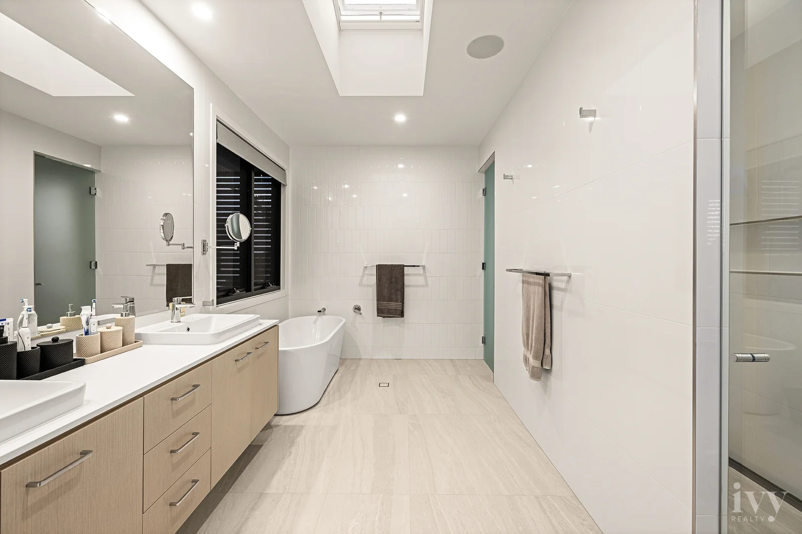 Additional image 12 of 10 Queen Guineveres Place, Sovereign Islands QLD 4216