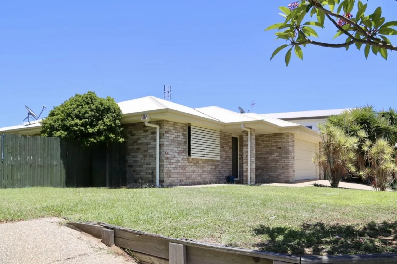 39 HANNAY Street, Moranbah QLD 4744