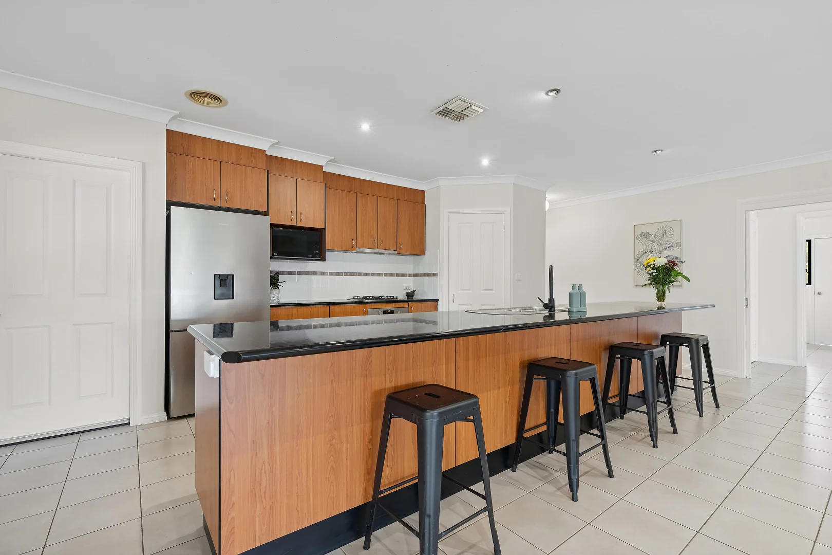 Additional image 4 of 16 Karawatha Drive, Narrandera NSW 2700