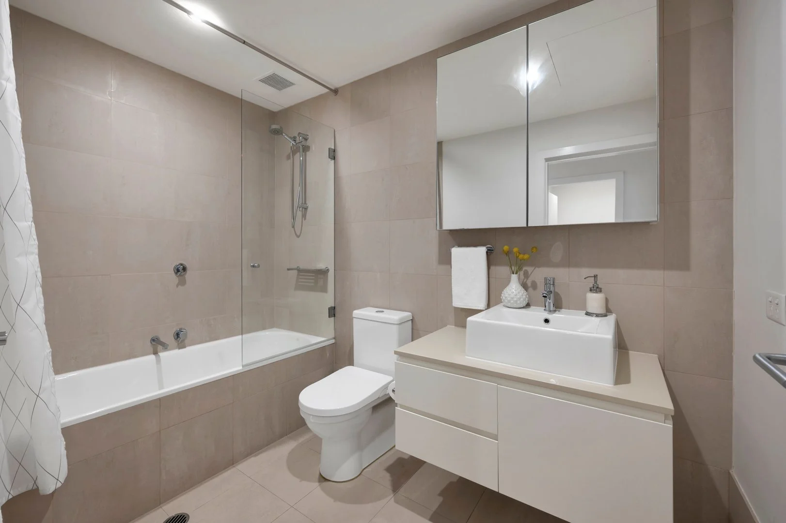 Additional image 13 of 14/19 State Circle, Forrest ACT 2603