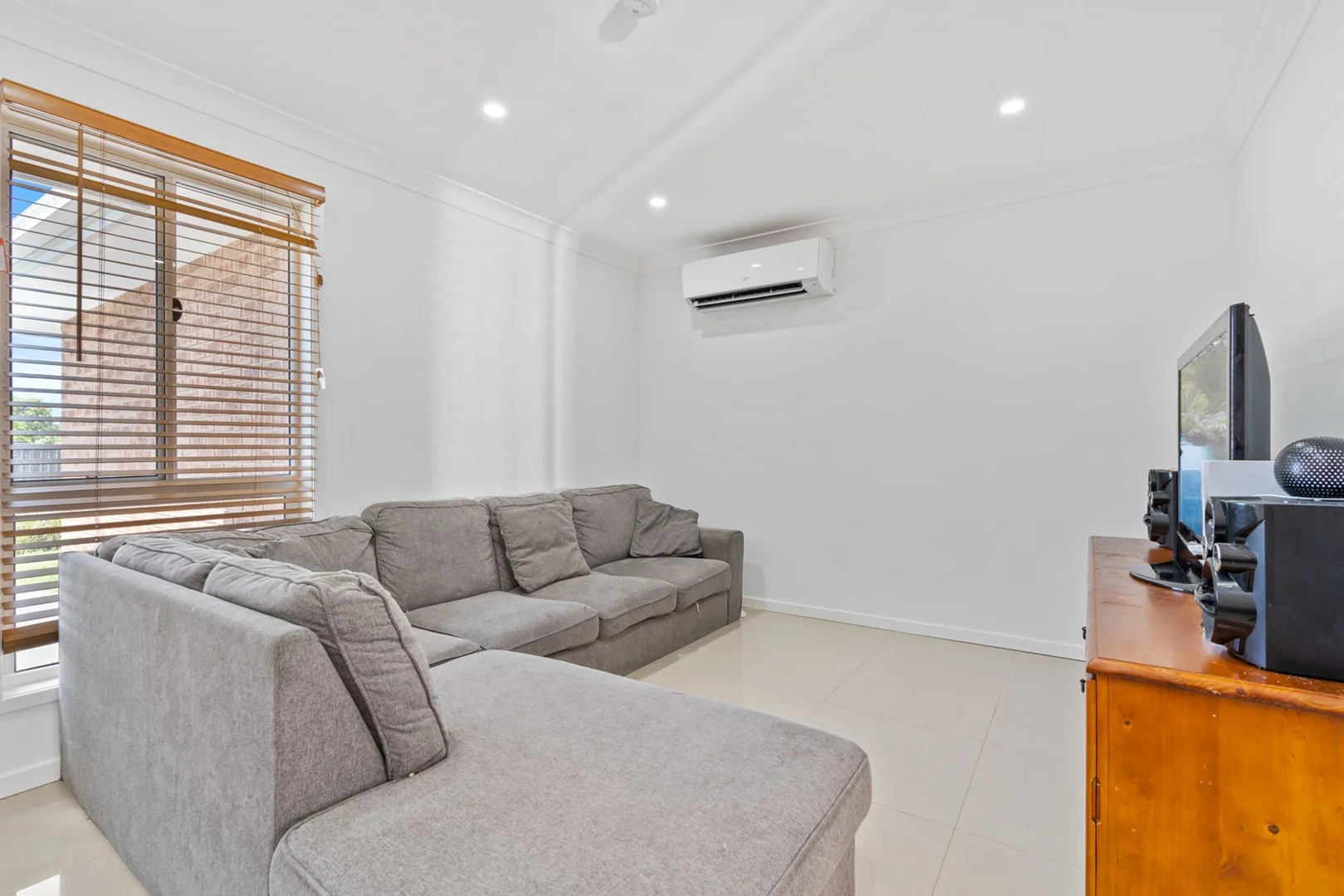 Additional image 2 of 25 Sebastian Avenue, Rosemeadow NSW 2560