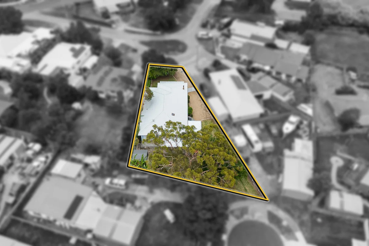 Additional image 30 of 8 Tanjil Grove, Lakes Entrance VIC 3909