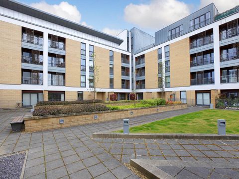 Kimmerghame Place, Edinburgh EH4