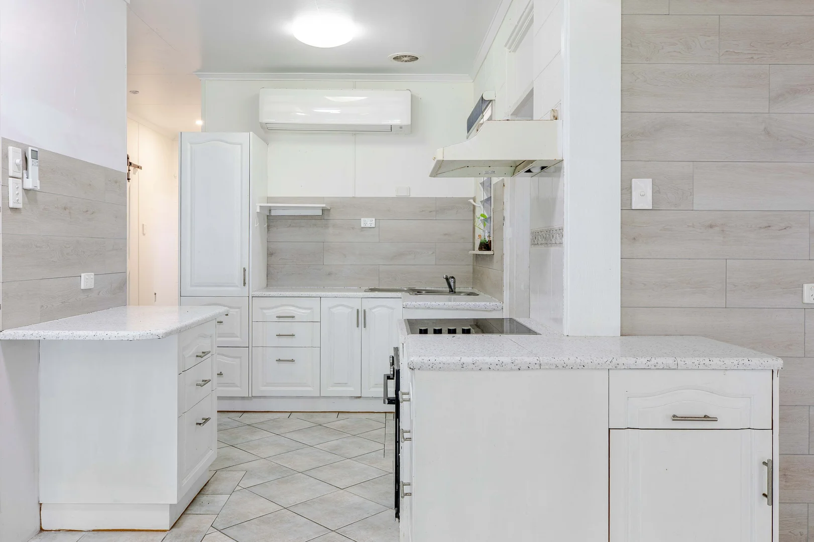 Additional image 11 of 72 Marine Parade, Newell QLD 4873