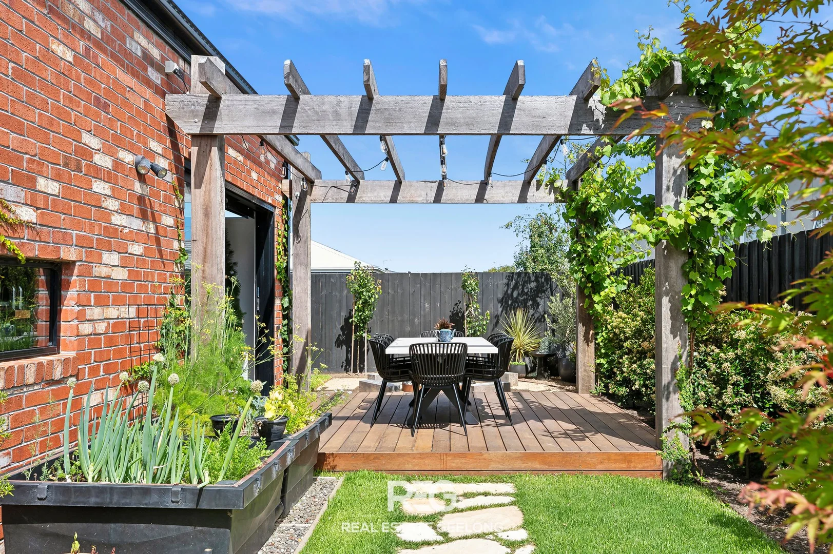 2 Gallant Road, St Leonards VIC 3223 photo 2