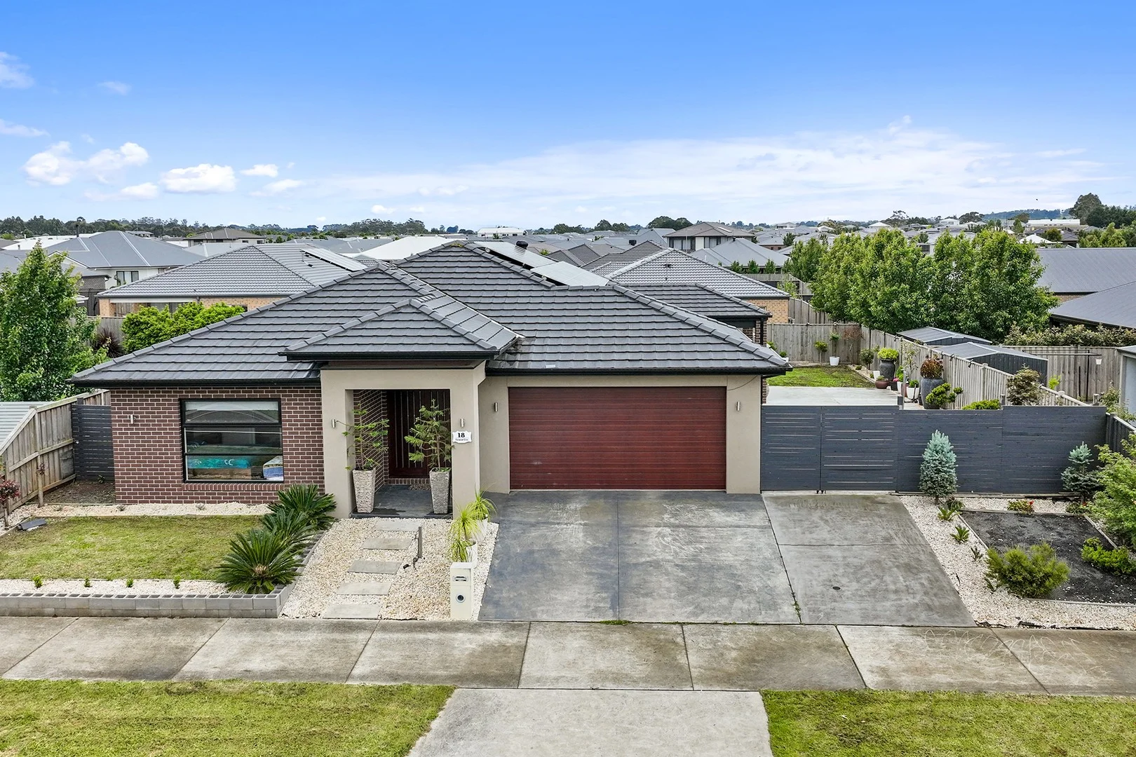 18 Paramount Drive, Warragul VIC 3820