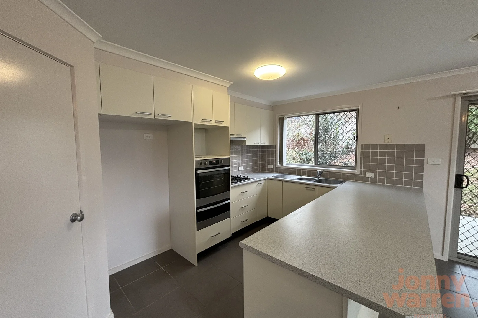 Additional image 5 of Conder ACT 2906