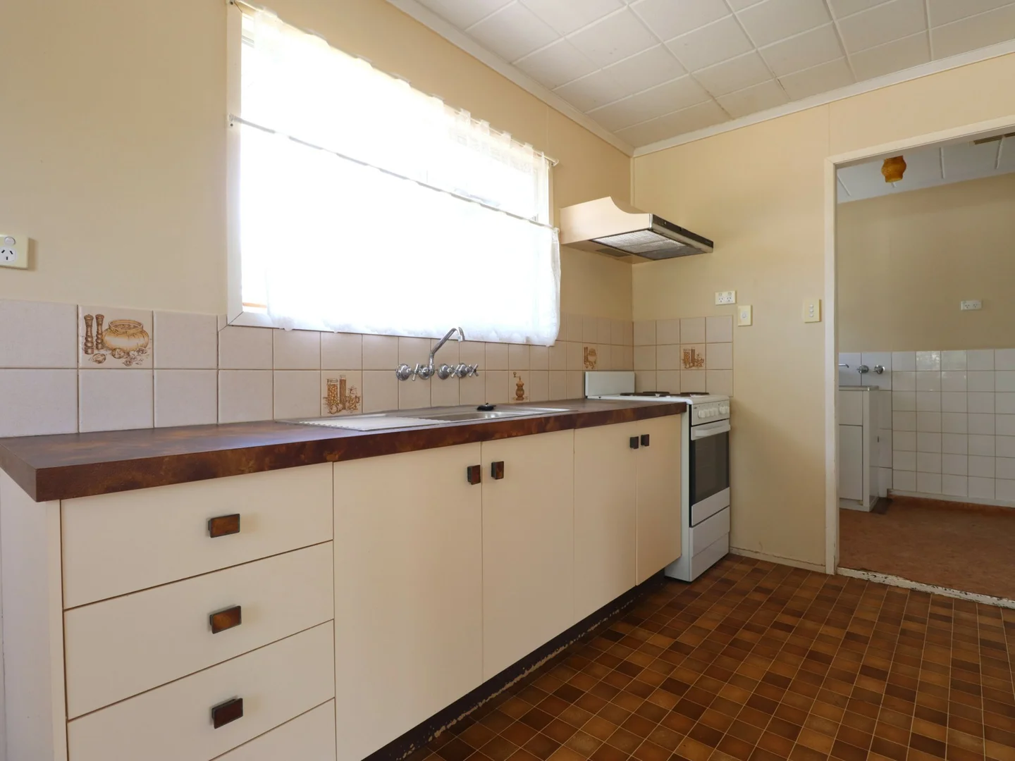 Additional image 10 of 8 Foott Street, Roma QLD 4455