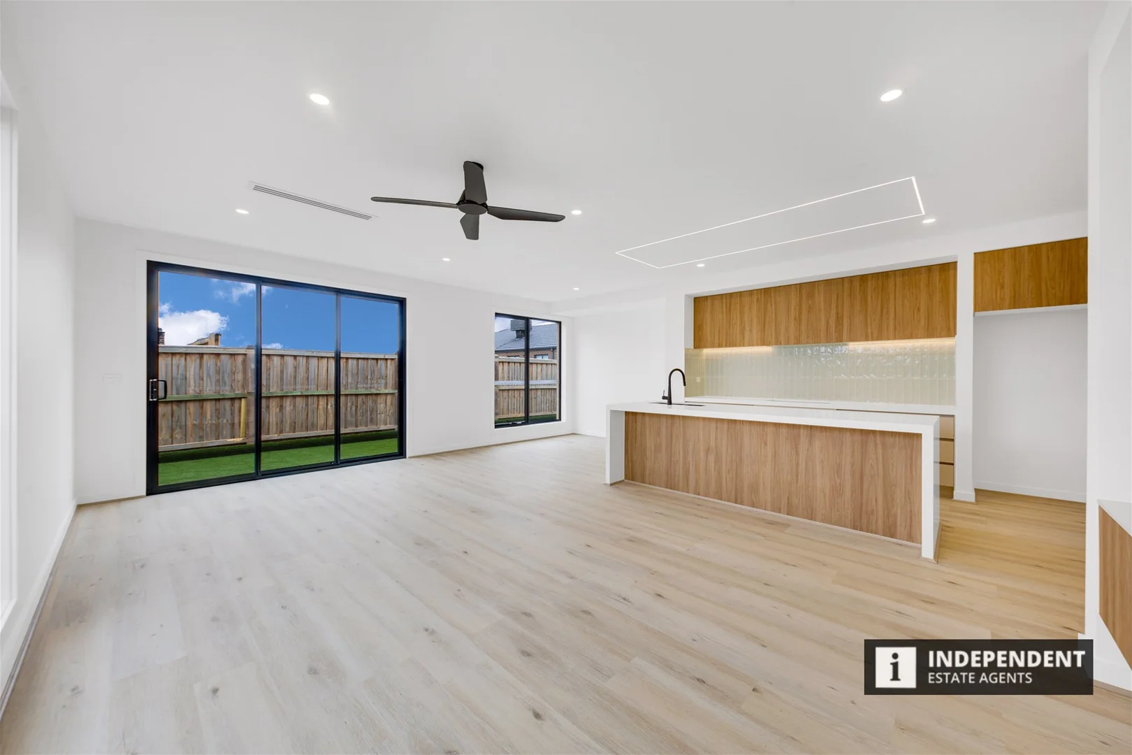 Additional image 5 of 118 Aristides Crescent, Thornhill Park VIC 3335