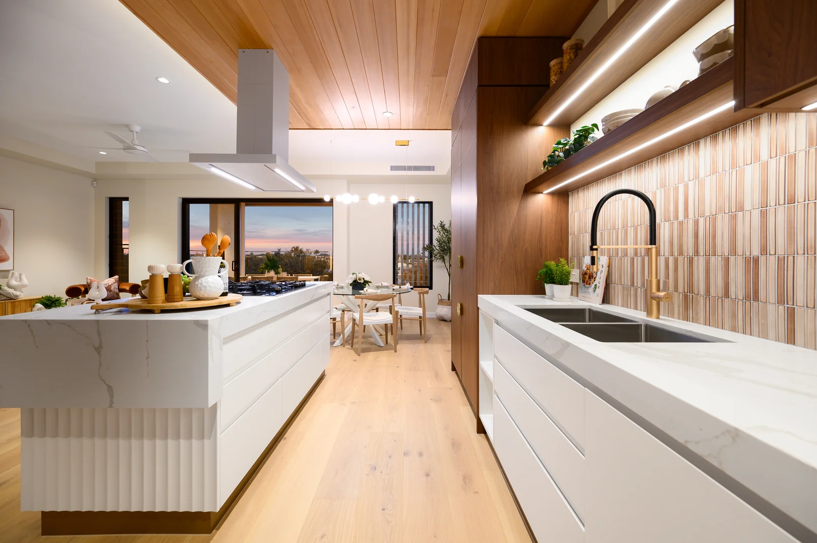 Additional image 16 of 2/149 The Esplanade, Paradise Point QLD 4216