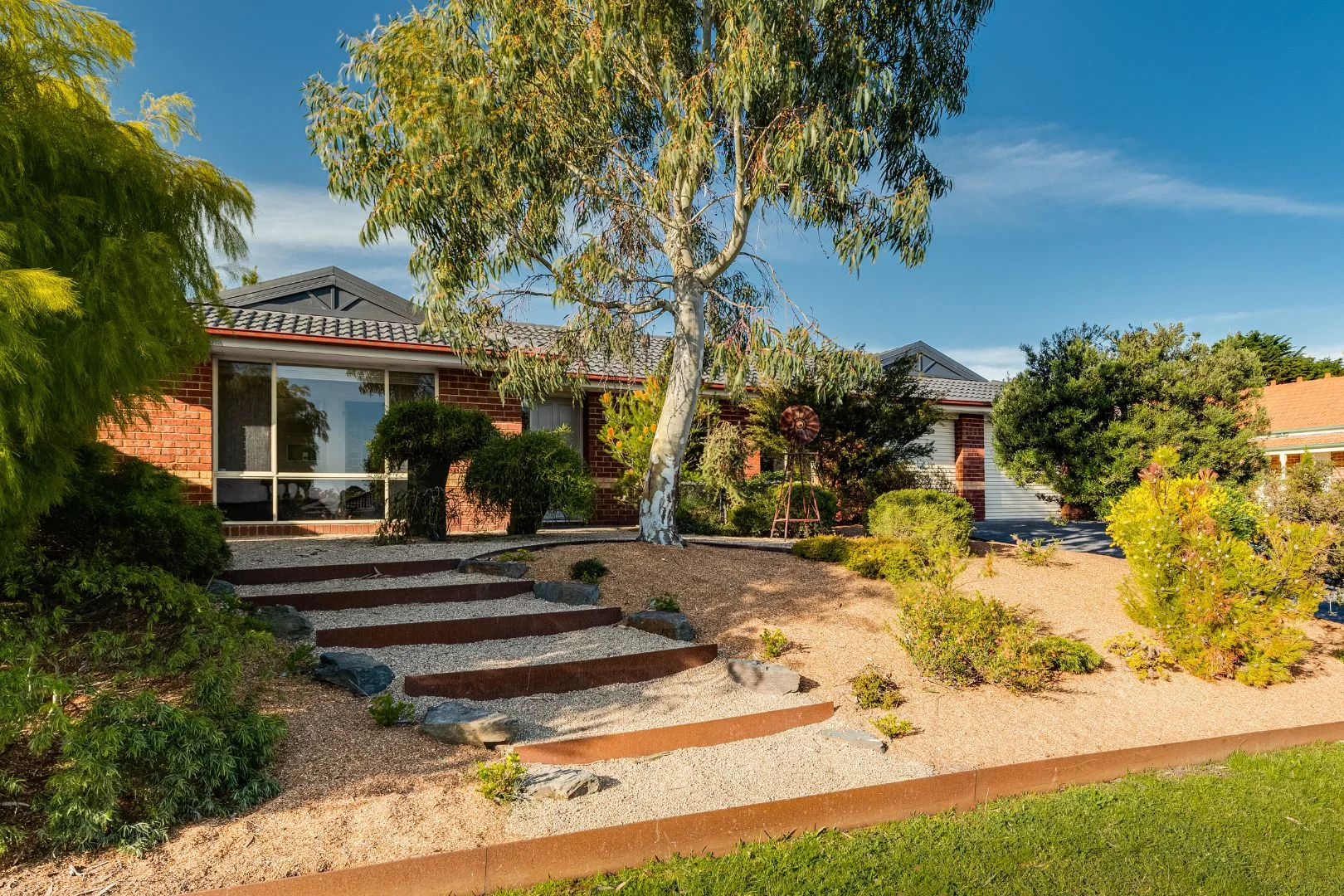 27 Fieldstone Boulevard, Beaconsfield VIC 3807