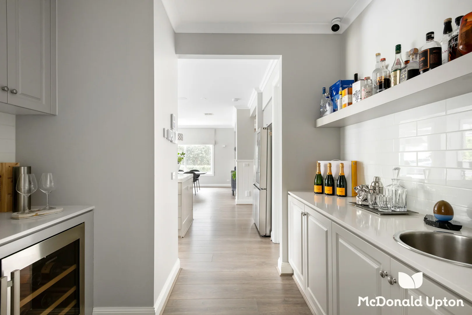 Additional image 12 of 122 Woodland Street, Strathmore VIC 3041