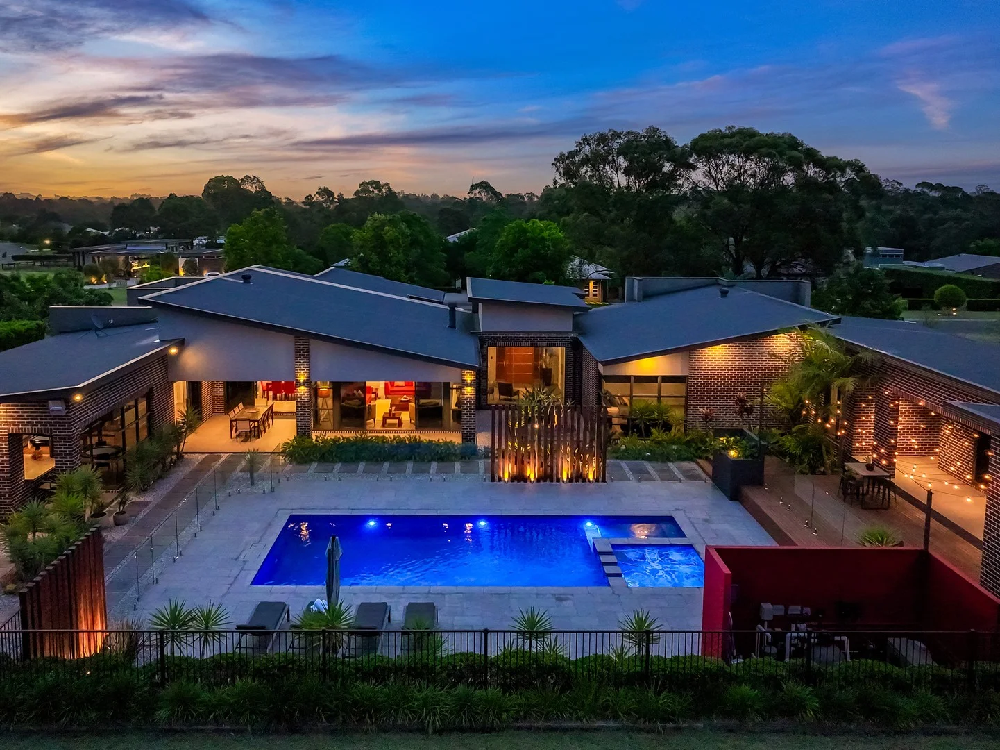 21 Twin Creeks Drive, Luddenham NSW 2745