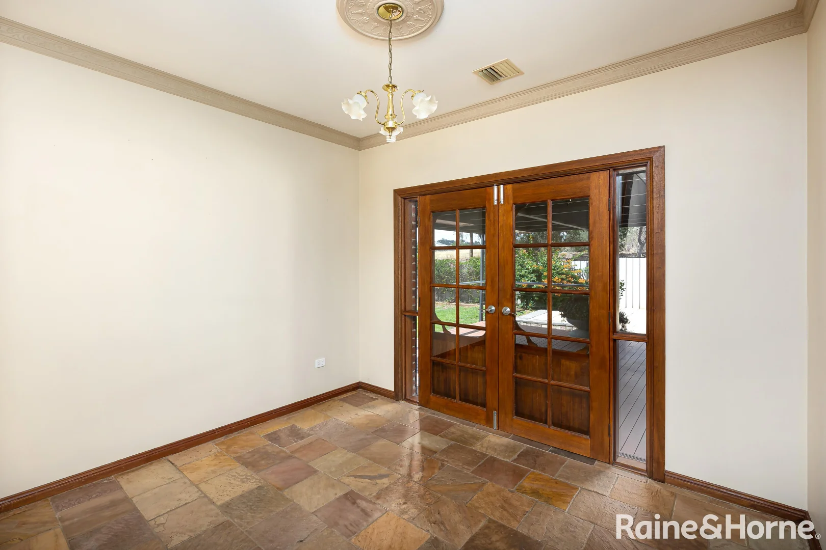 Additional image 3 of 6 Minya Place, Glenfield Park NSW 2650