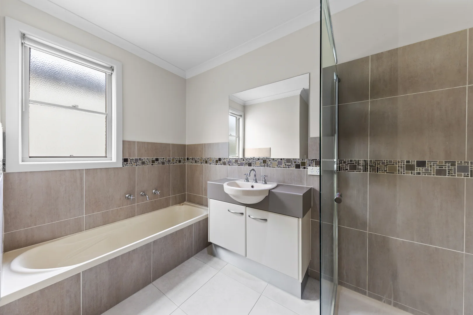 Additional image 11 of 6/2 Connor, Warragul VIC 3820