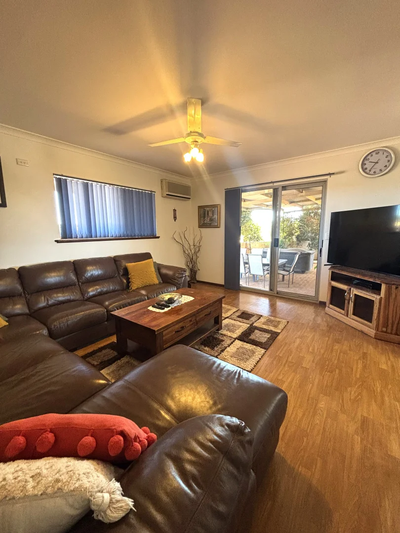 Additional image 8 of 563 & 561 Robinson Street, Carnarvon WA 6701