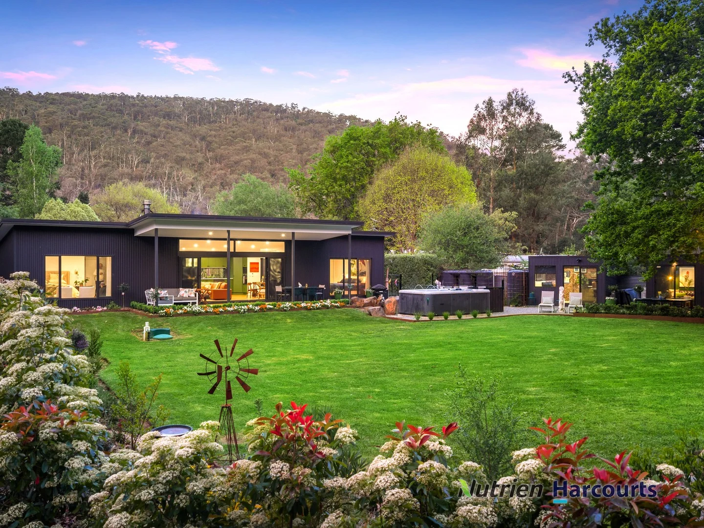 19 Riverside Crescent, Flowerdale VIC 3717