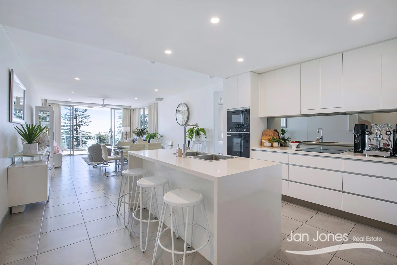 Additional image 2 of Unit 5/113 Landsborough Ave, Scarborough QLD 4020