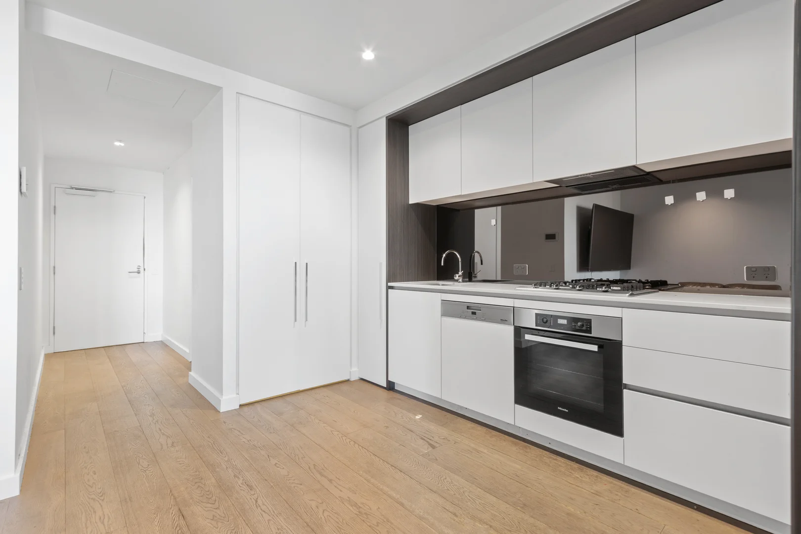 Additional image 2 of 1606/628 Flinders Street, Docklands VIC 3008