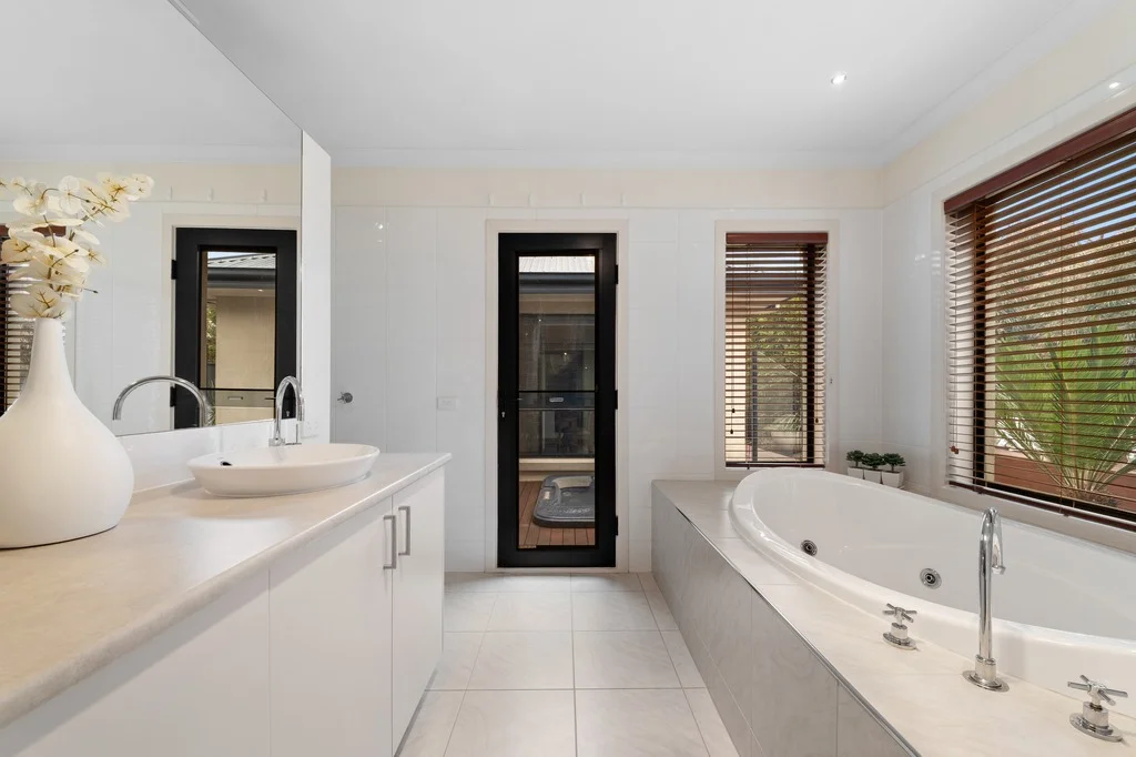 Additional image 17 of 44 Deepwater Drive, Waterways VIC 3195