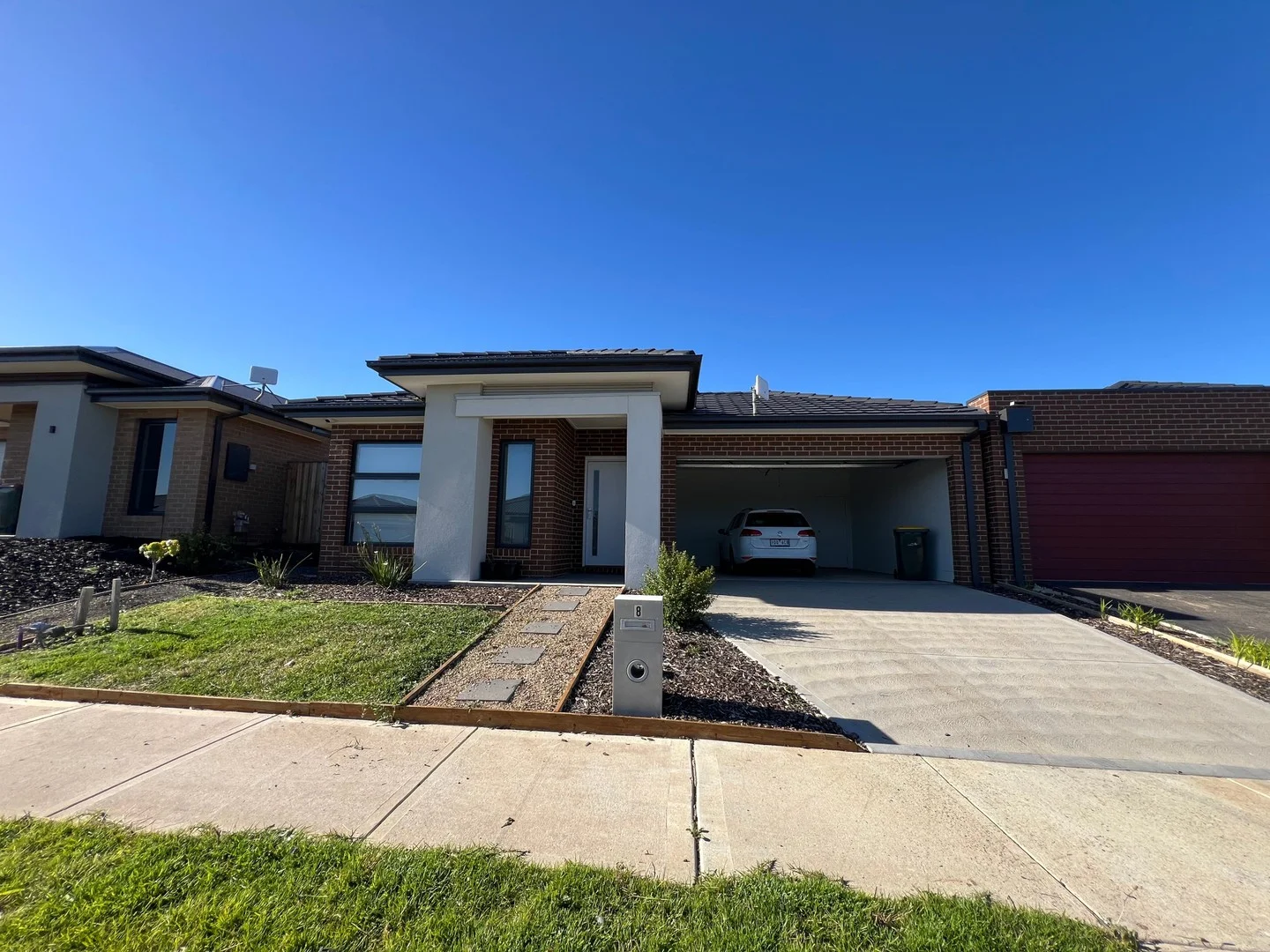 8 Benmore Street, Mambourin VIC 3024