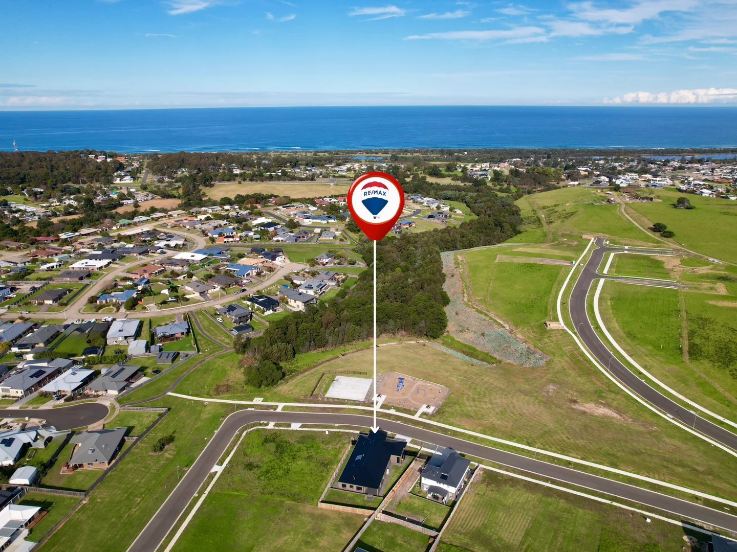 12 Lochard Terrace, Lakes Entrance VIC 3909