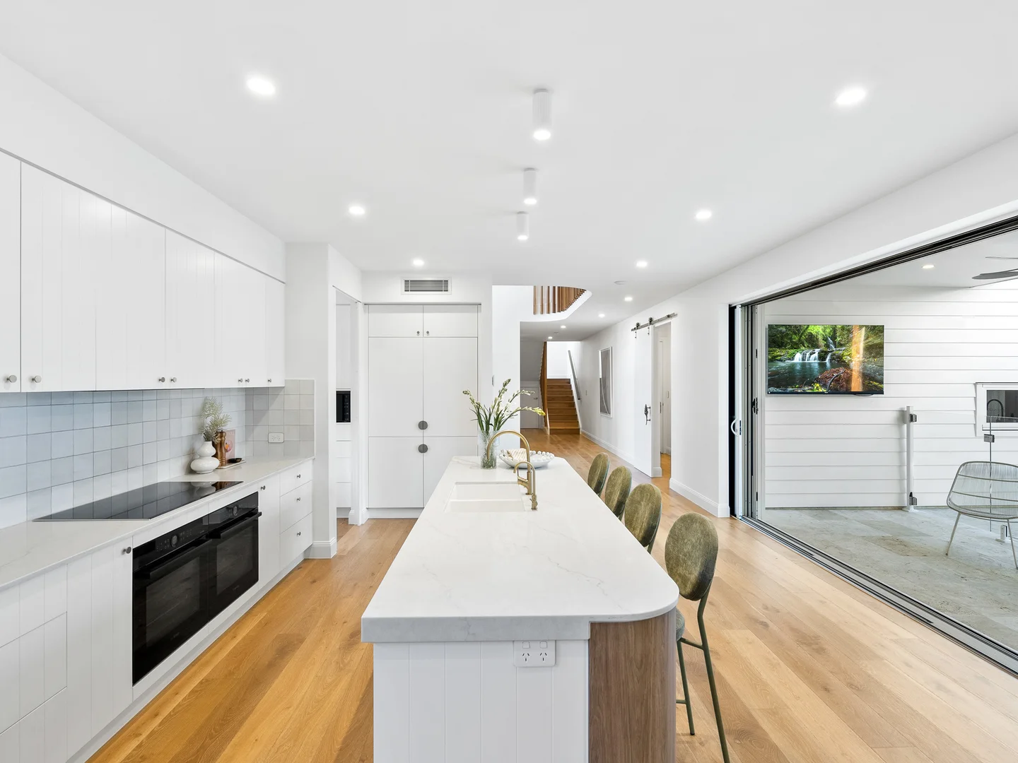 Additional image 24 of 15 Rankin Parade, Main Beach QLD 4217