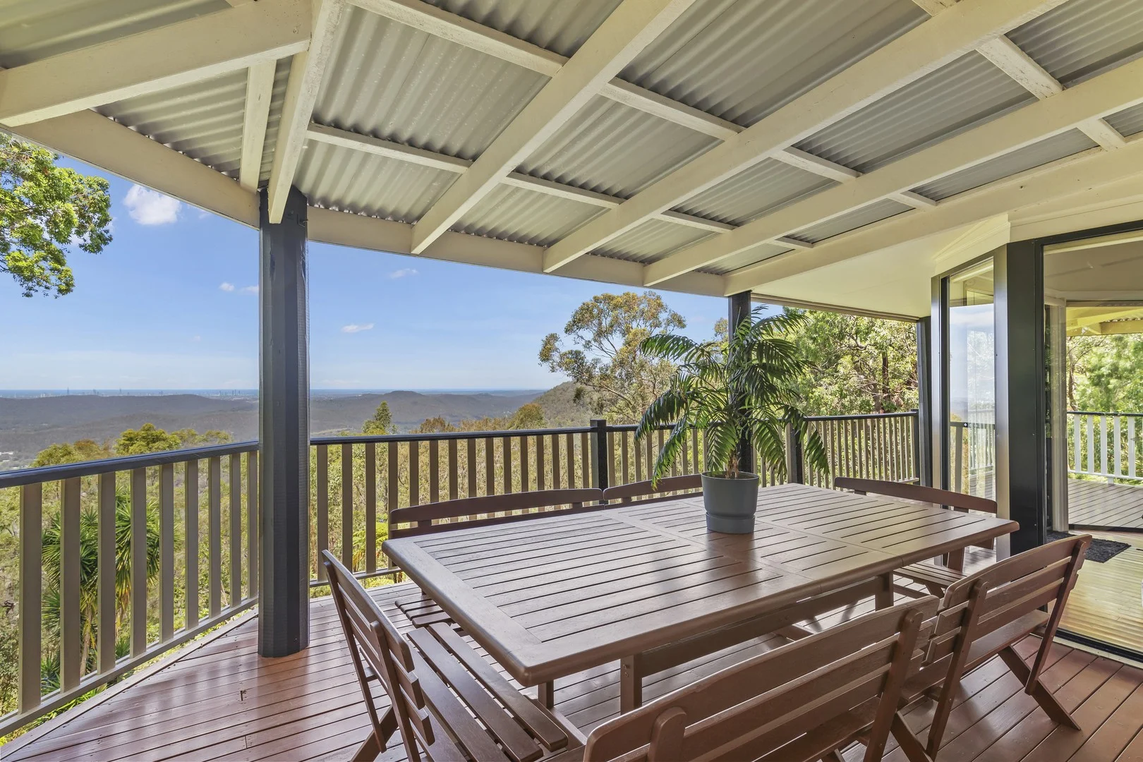 17 Lombok Court, Tamborine Mountain QLD 4272